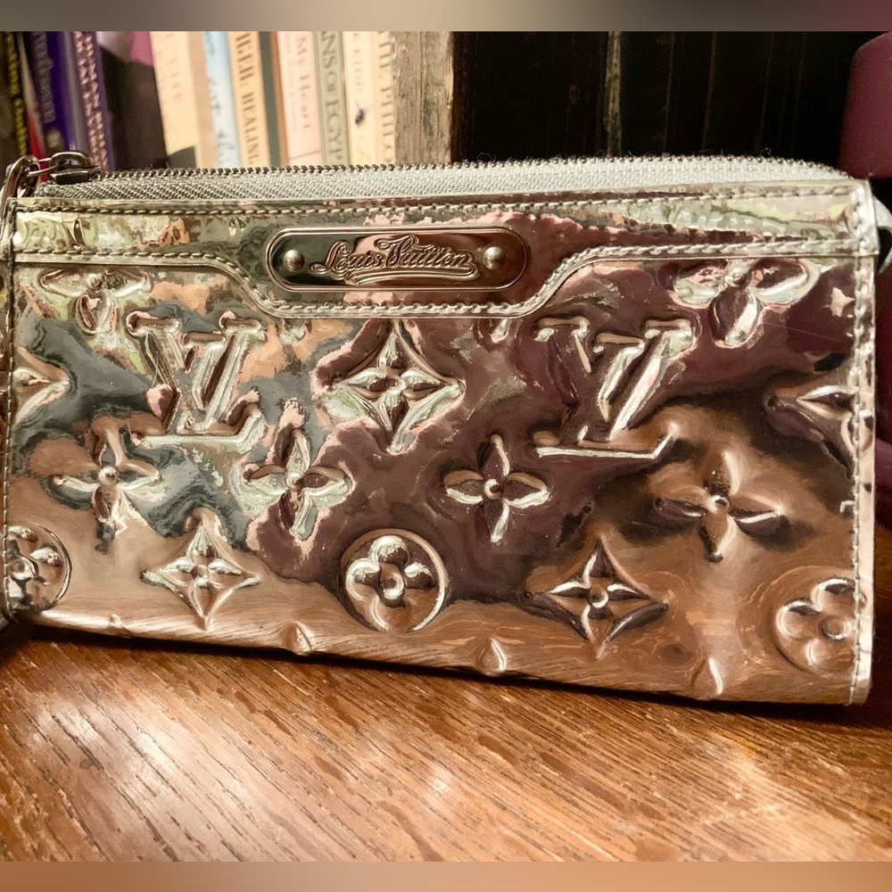 Authentic Never Used Louis Vuitton Pochette Miroir Mirror Cosmetic Makeup Beauty
